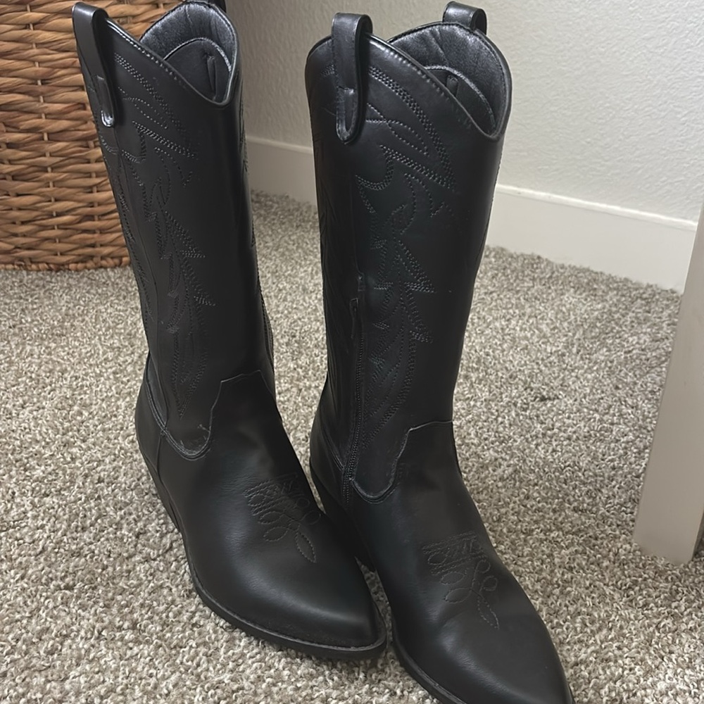 Women’s Black Cowboy Boots